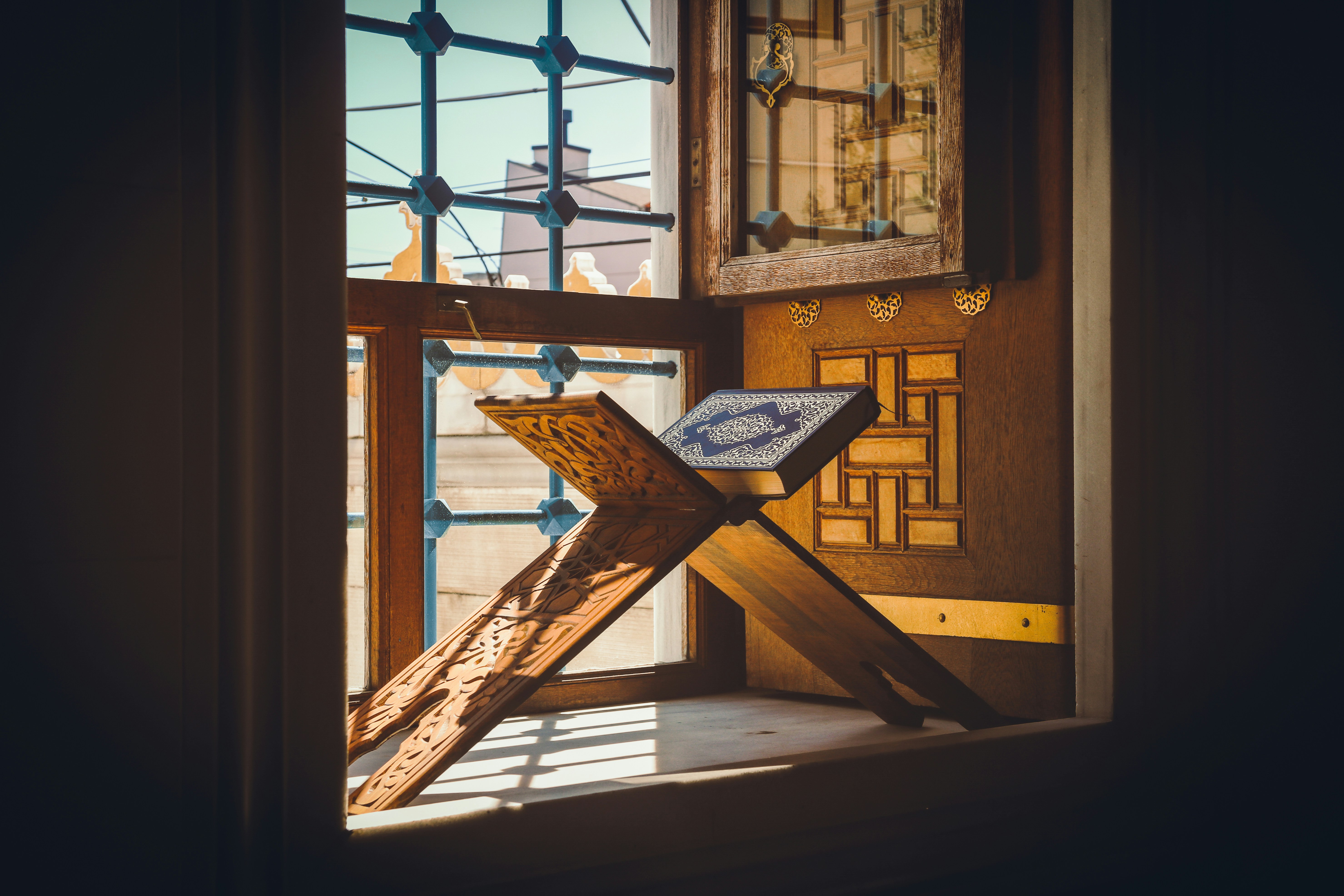 A Qur'an by the windowsill